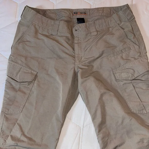 5.11 Khaki Pants Women’s Size 16 - Picture 1 of 3
